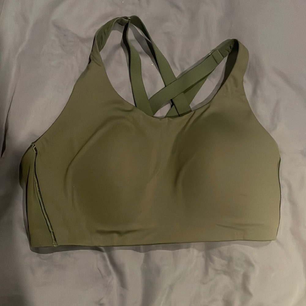 Green 38D lululemon bra